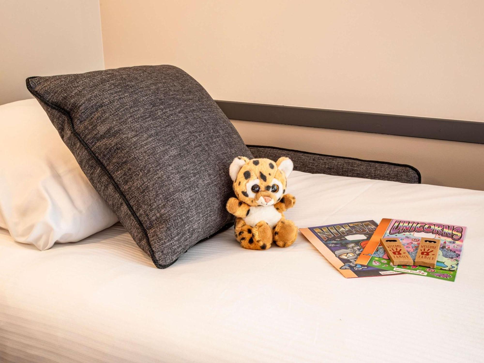 เมอร์เคียว อ็องกูเลิม - โฮเทล เดอ ฟร้องซ์ Hotel อองกูแลม ภายนอก รูปภาพ