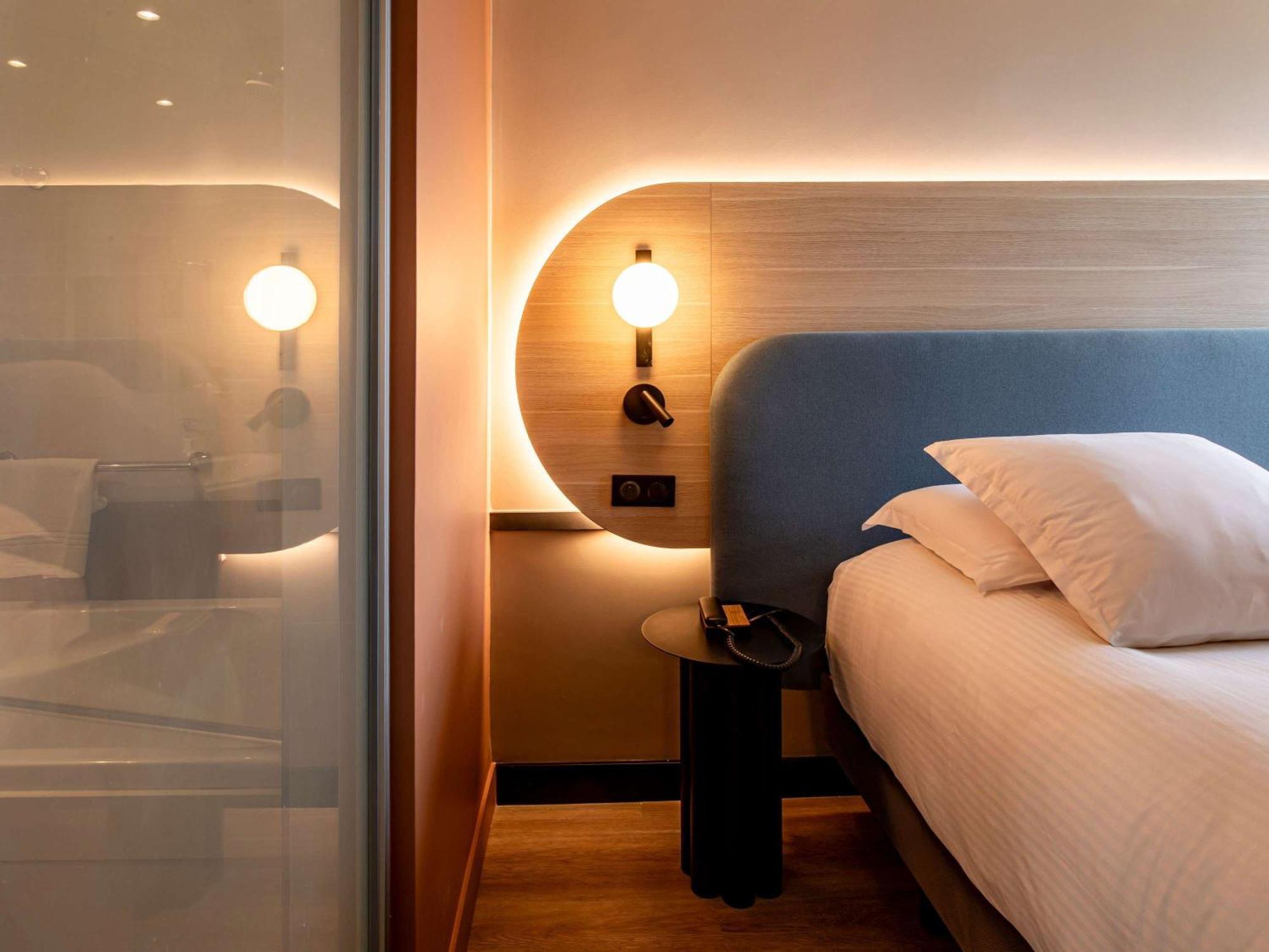 เมอร์เคียว อ็องกูเลิม - โฮเทล เดอ ฟร้องซ์ Hotel อองกูแลม ภายนอก รูปภาพ
