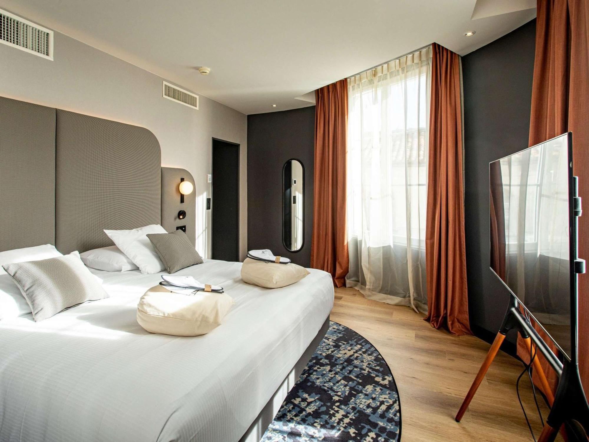 เมอร์เคียว อ็องกูเลิม - โฮเทล เดอ ฟร้องซ์ Hotel อองกูแลม ภายนอก รูปภาพ