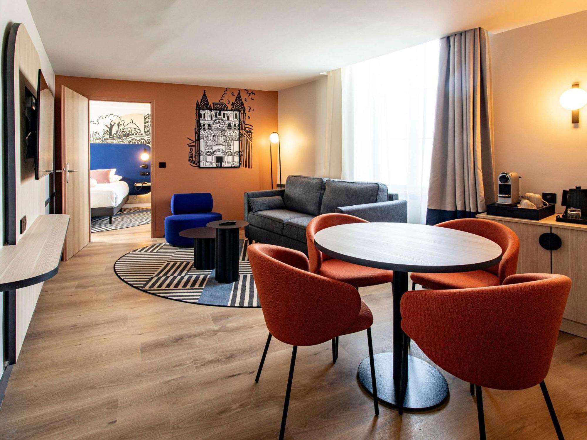 เมอร์เคียว อ็องกูเลิม - โฮเทล เดอ ฟร้องซ์ Hotel อองกูแลม ภายนอก รูปภาพ